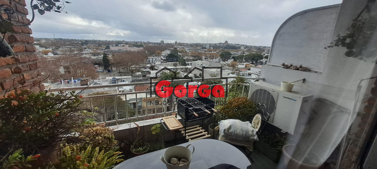Apartamento ID.519 - Apartamento sobre Br Artigas esquina San Martín
