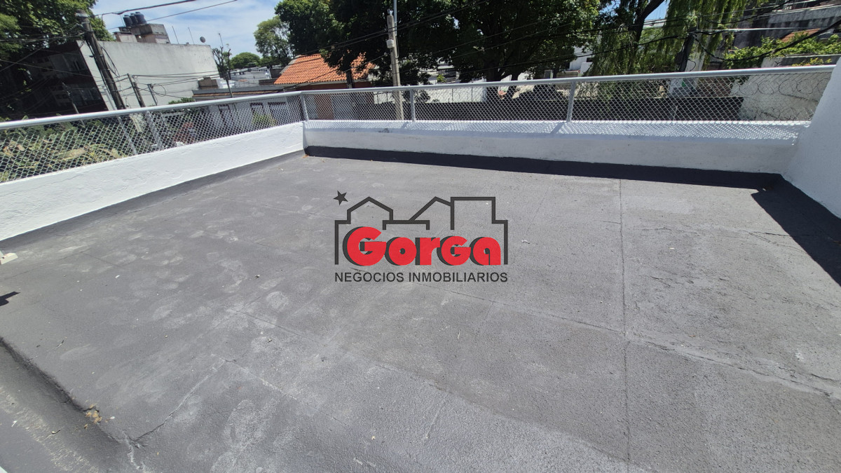 Apartamento ID.564 - Apto tipo casa sobre Magested a 1 cuadra de San Martín