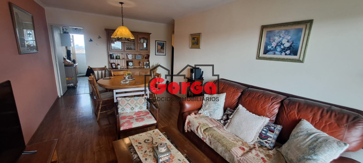 Apartamento ID.519 - Apartamento sobre Br Artigas esquina San Martín