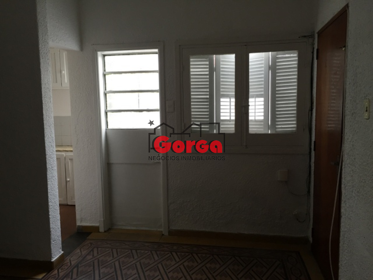 Apartamento ID.521 - Sobre San Martín, apartamento alquilado, para inversión. 