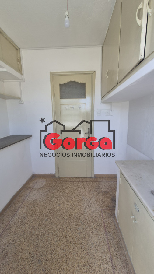 Apartamento ID.564 - Apto tipo casa sobre Magested a 1 cuadra de San Martín