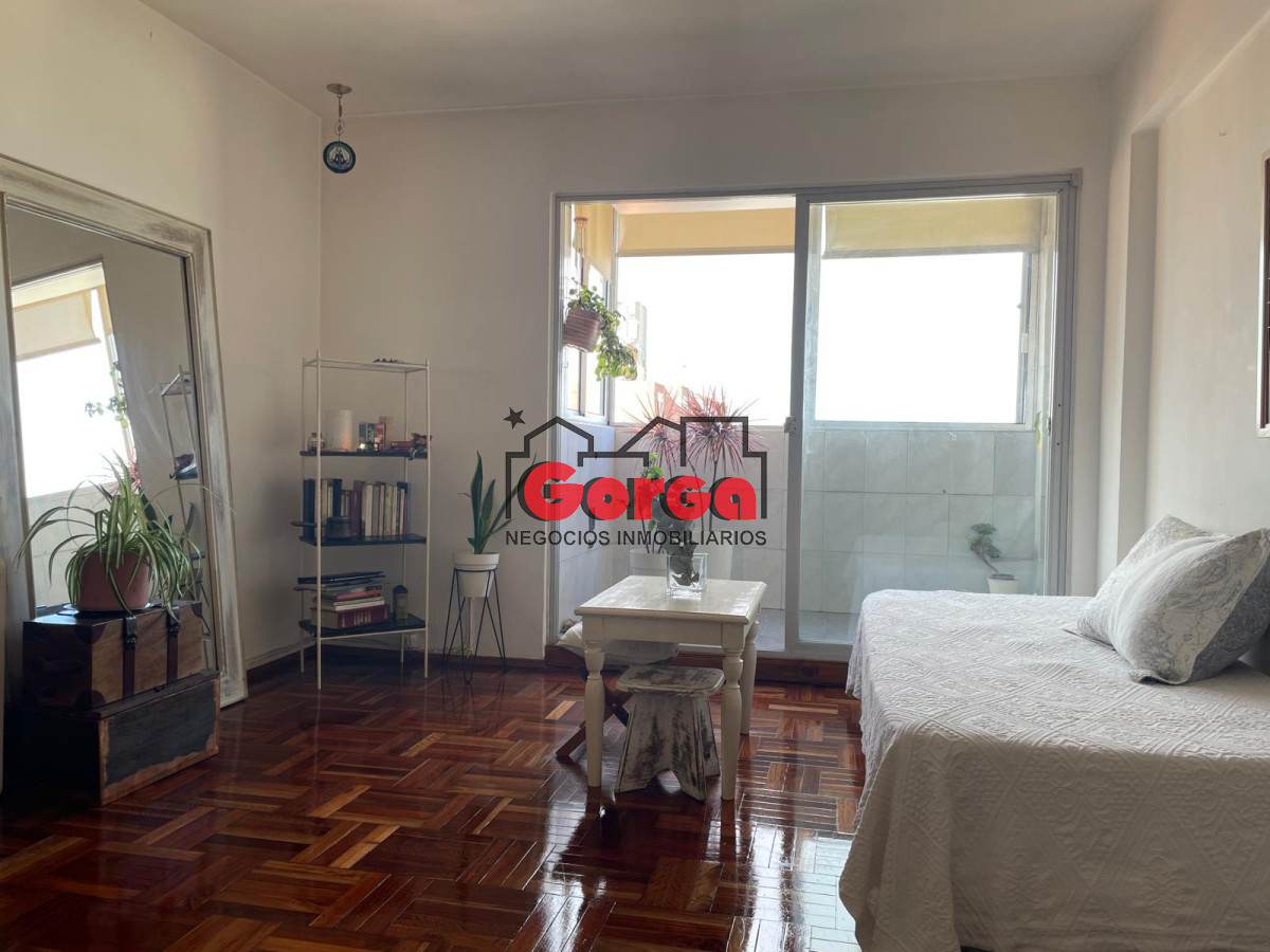 Apartamento ID.389 - Apartamento sobre M.Sagasta casi Agraciada. Impecable!