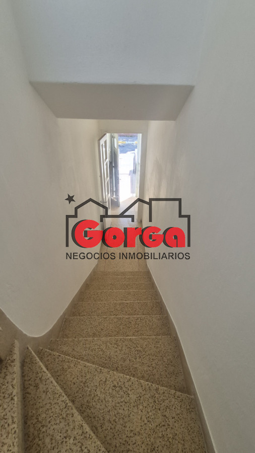 Apartamento ID.564 - Apto tipo casa sobre Magested a 1 cuadra de San Martín