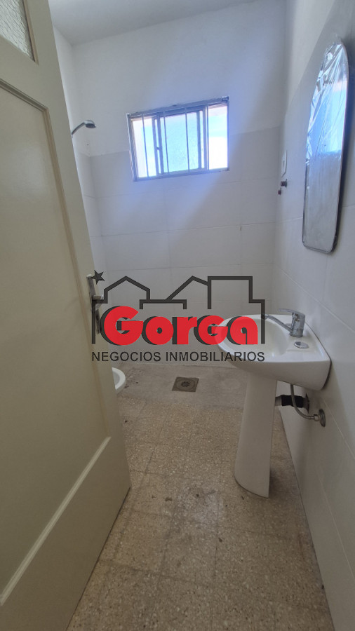 Apartamento ID.564 - Apto tipo casa sobre Magested a 1 cuadra de San Martín
