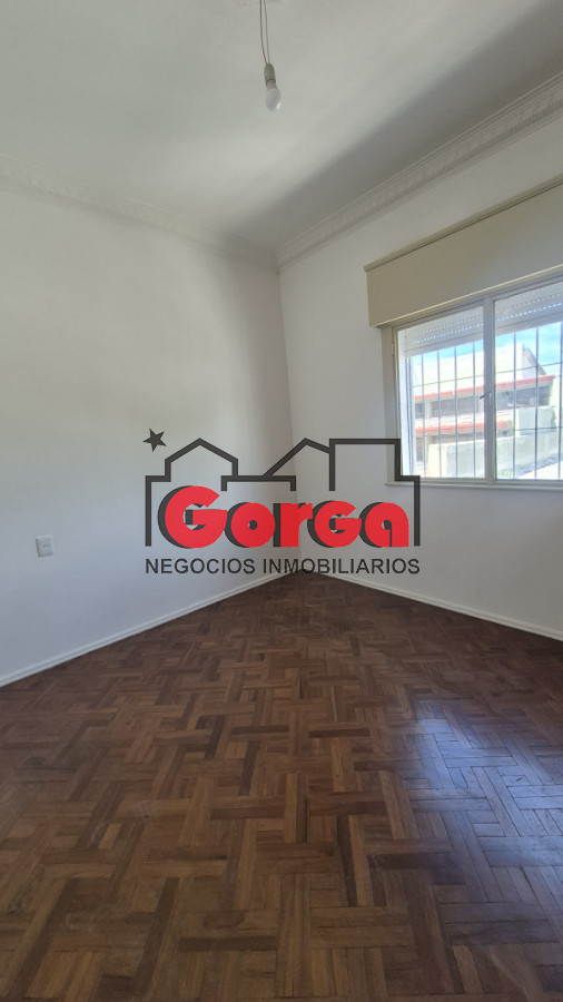 Apartamento ID.564 - Apto tipo casa sobre Magested a 1 cuadra de San Martín