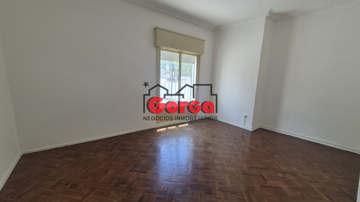 Apartamento ID.564 - Apto tipo casa sobre Magested a 1 cuadra de San Martín