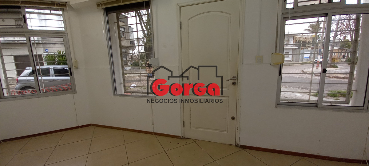 Apartamento ID.526 - Apartamento tipo casa en planta baja Yaguarí y Rodriguez Larreta 