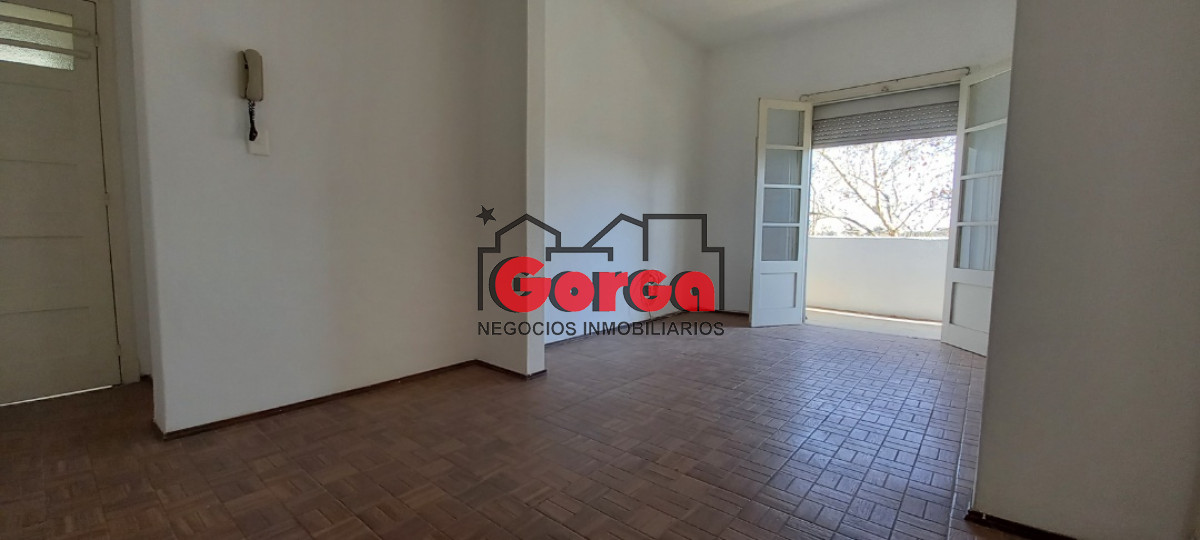 Apartamento ID.54 - Muy buen punto, con variados servicios y locomoción.