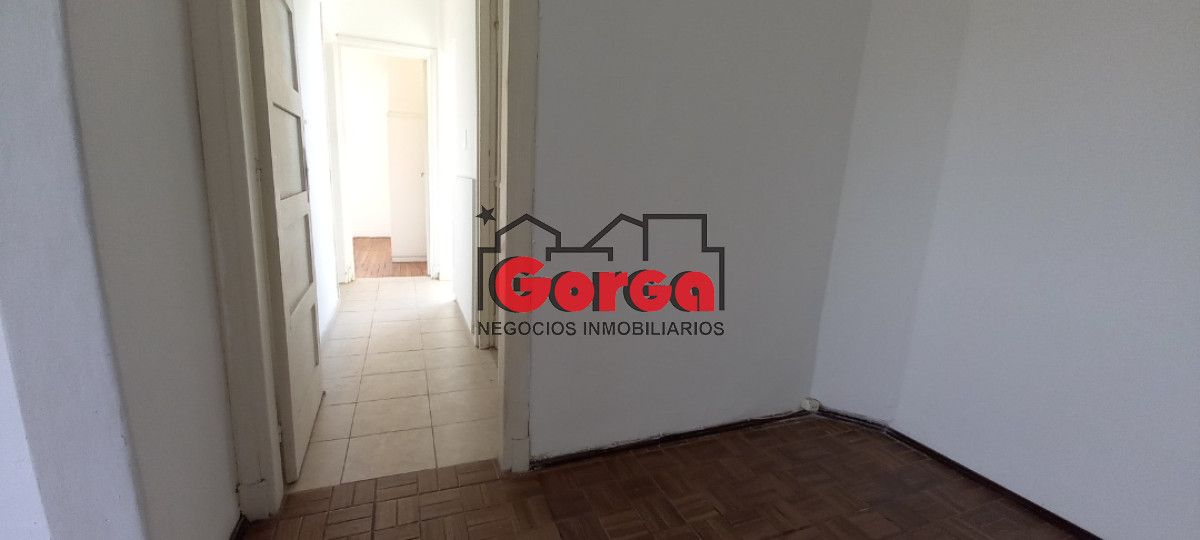 Apartamento ID.54 - Muy buen punto, con variados servicios y locomoción.