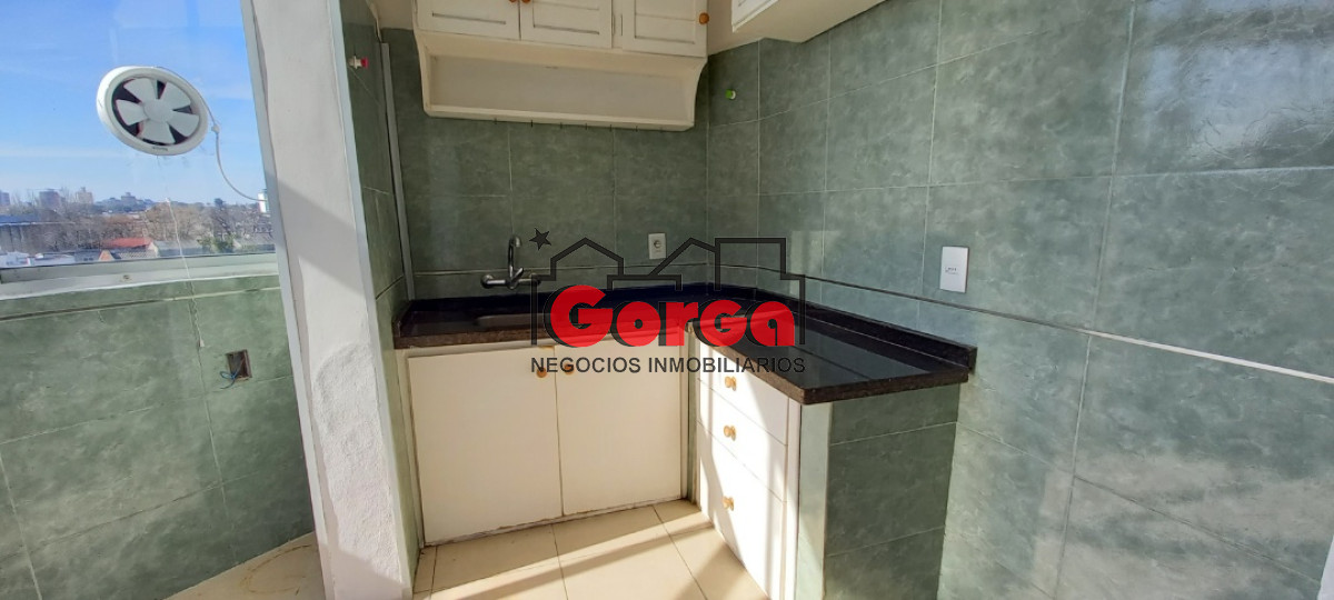Apartamento ID.54 - Muy buen punto, con variados servicios y locomoción.