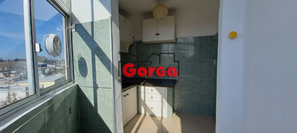 Apartamento ID.54 - Muy buen punto, con variados servicios y locomoción.