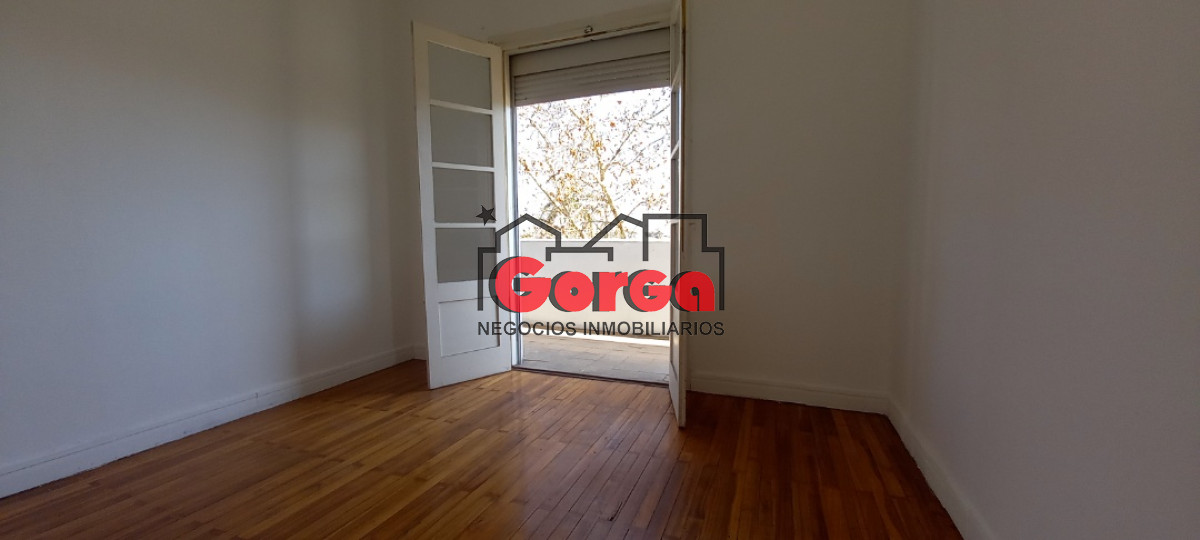 Apartamento ID.54 - Muy buen punto, con variados servicios y locomoción.