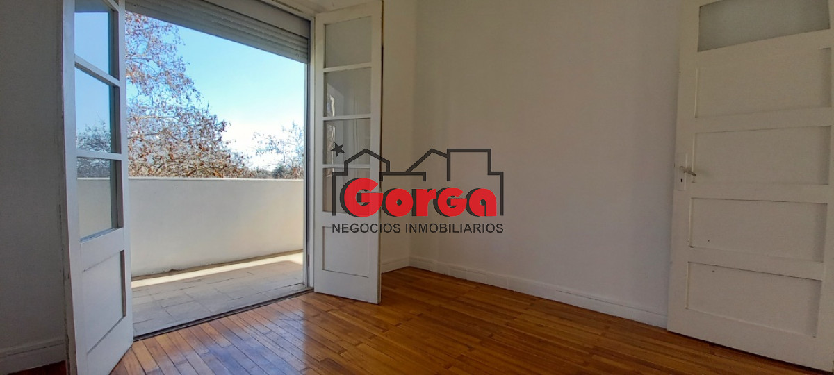 Apartamento ID.54 - Muy buen punto, con variados servicios y locomoción.
