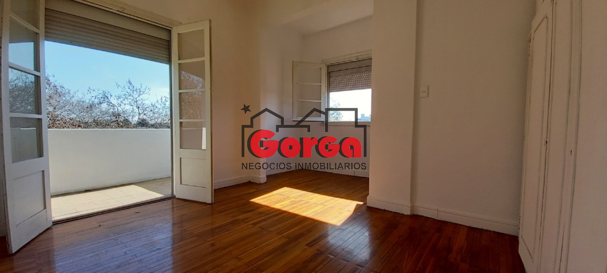 Apartamento ID.54 - Muy buen punto, con variados servicios y locomoción.