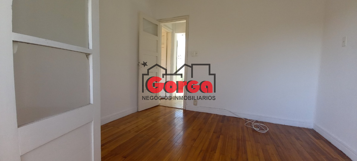 Apartamento ID.54 - Muy buen punto, con variados servicios y locomoción.