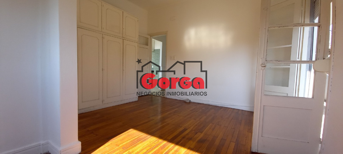 Apartamento ID.54 - Muy buen punto, con variados servicios y locomoción.