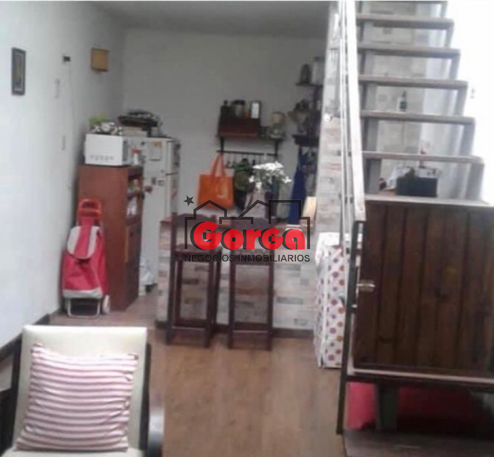 Apartamento ID.38 - Antonio Machado y Burgues. Ideal para invertir. Apartamento en planta baja al frente, tipo casa.