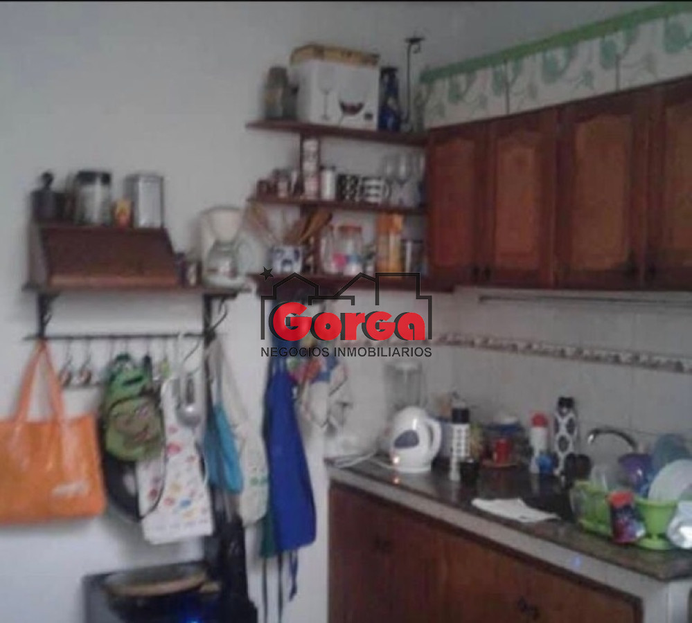 Apartamento ID.38 - Antonio Machado y Burgues. Ideal para invertir. Apartamento en planta baja al frente, tipo casa.