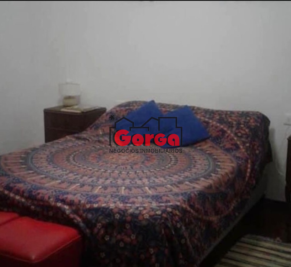 Apartamento ID.38 - Antonio Machado y Burgues. Ideal para invertir. Apartamento en planta baja al frente, tipo casa.