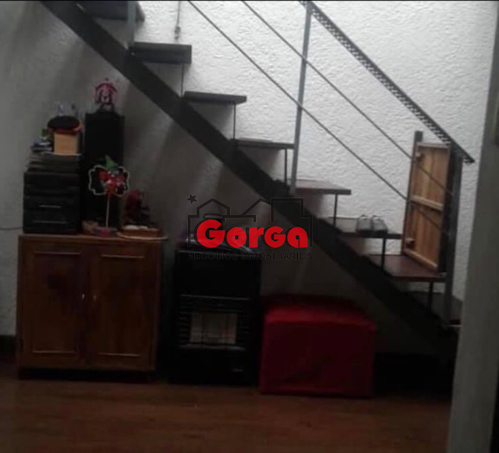 Apartamento ID.38 - Antonio Machado y Burgues. Ideal para invertir. Apartamento en planta baja al frente, tipo casa.