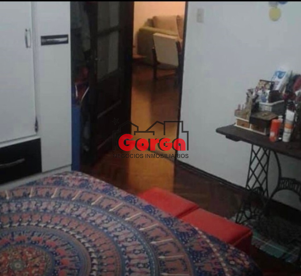 Apartamento ID.38 - Antonio Machado y Burgues. Ideal para invertir. Apartamento en planta baja al frente, tipo casa.