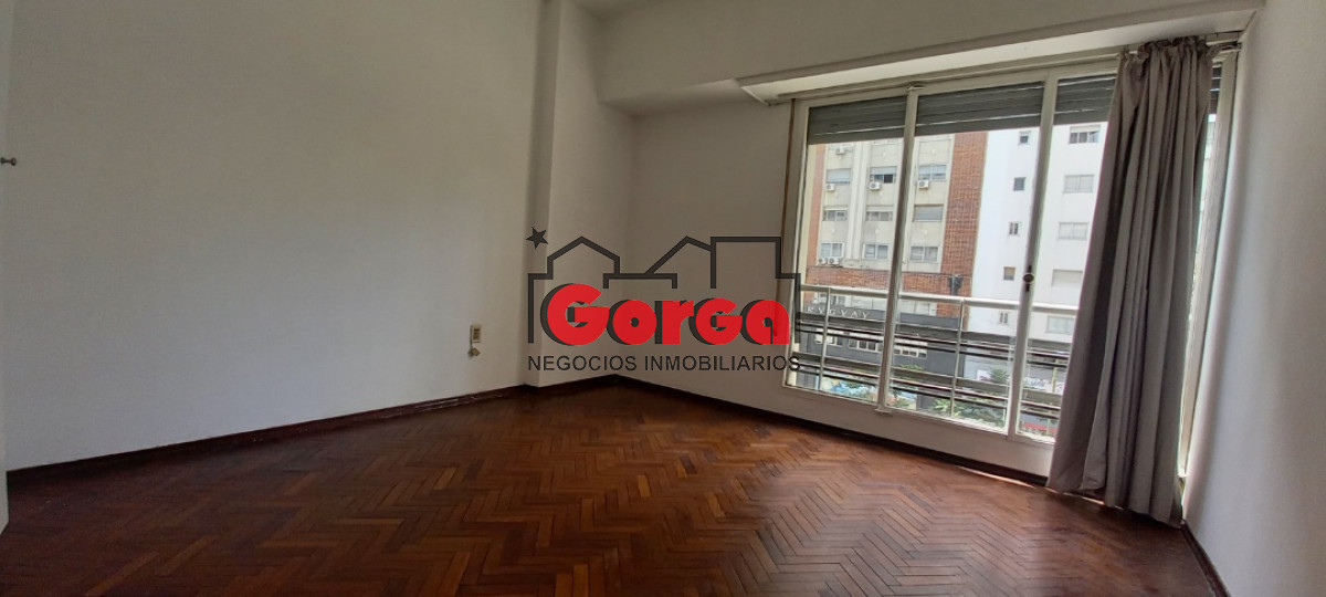 Apartamento ID.35 - A pocas cuadras de 18 de Julio, una construcción espectacular