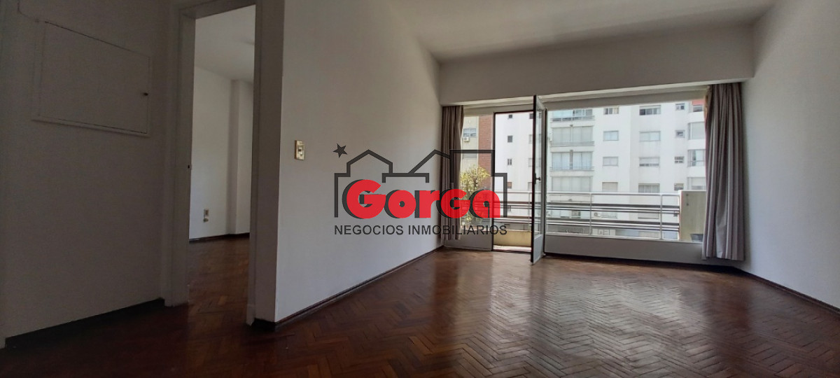 Apartamento ID.35 - A pocas cuadras de 18 de Julio, una construcción espectacular