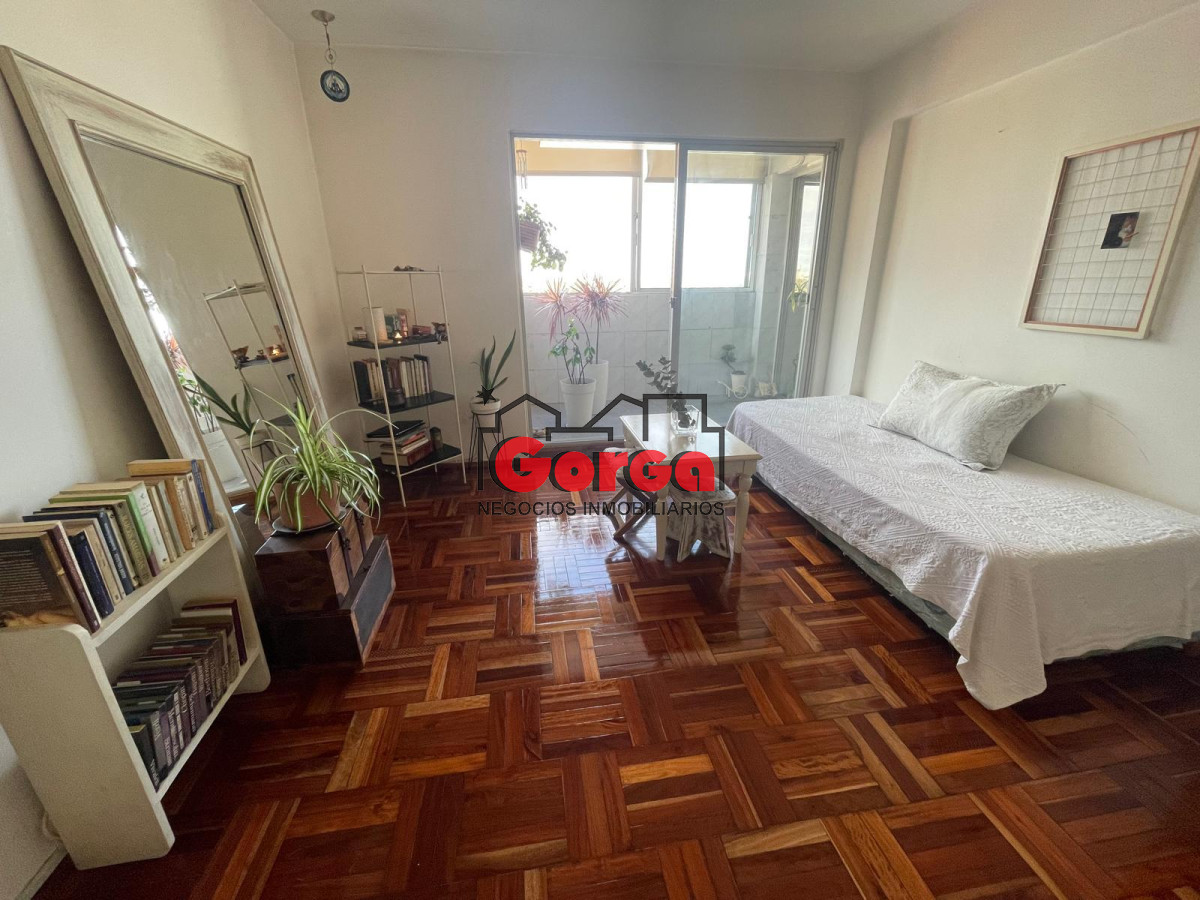Apartamento ID.389 - Apartamento sobre M.Sagasta casi Agraciada. Impecable!