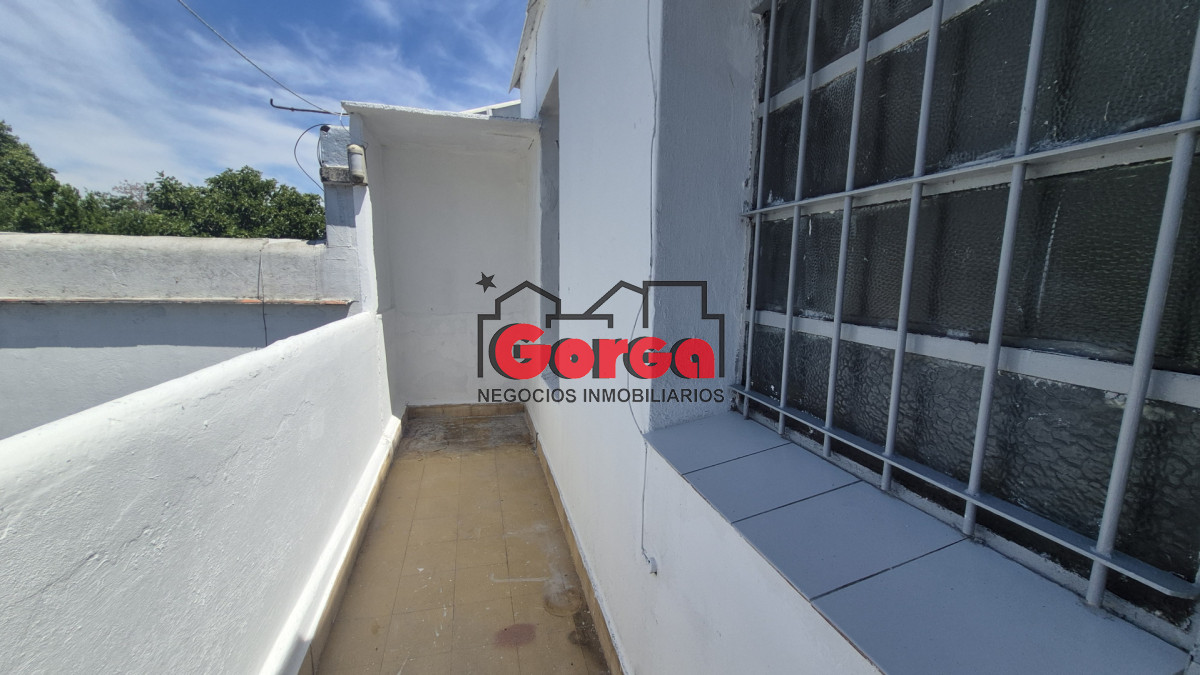 Apartamento ID.564 - Apto tipo casa sobre Magested a 1 cuadra de San Martín