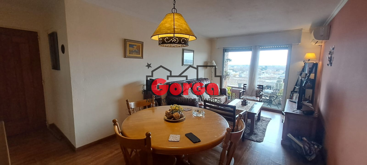 Apartamento ID.519 - Apartamento sobre Br Artigas esquina San Martín