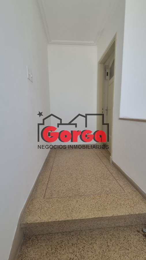 Apartamento ID.564 - Apto tipo casa sobre Magested a 1 cuadra de San Martín