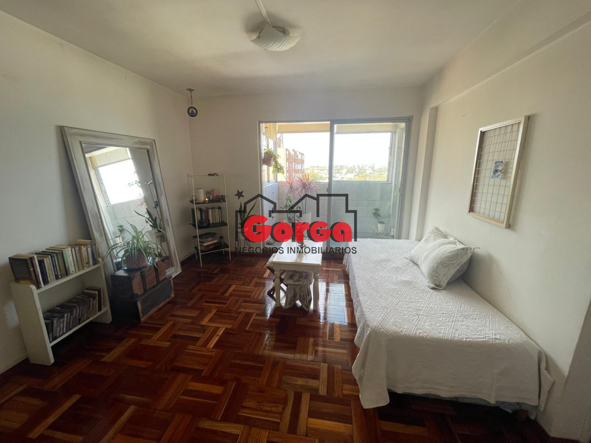 Apartamento ID.389 - Apartamento sobre M.Sagasta casi Agraciada. Impecable!
