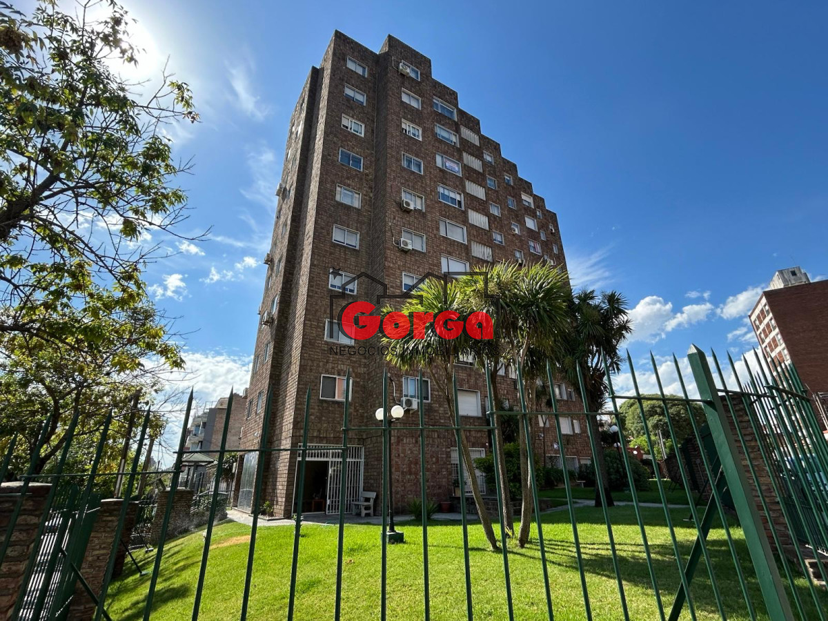 Apartamento ID.477 - A pocas cuadras de la Rambla, sobre J. Batlle y Ordóñez y Marco Aurelio