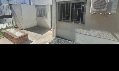 Apto. tipo casita en planta baja de 1 dormitorio con patio.