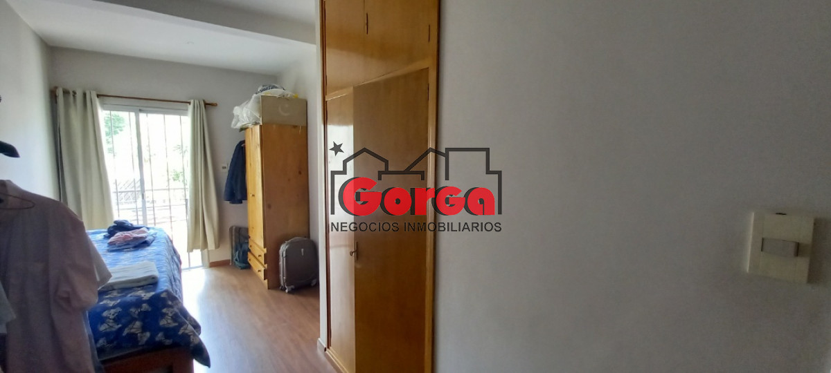Casa ID.32 - En un punto privilegiado del Prado, Hnos. Ruiz y Berro, se desarrolla esta preciosa casa en dos plantas.