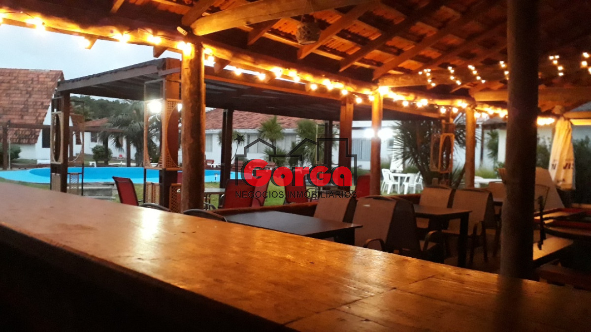 Casa ID.30 - Excelente complejo turístico, cuenta con hotel, cabañas independientes, piscinas y barbacoa.