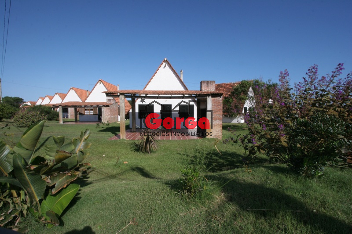 Casa ID.30 - Excelente complejo turístico, cuenta con hotel, cabañas independientes, piscinas y barbacoa.