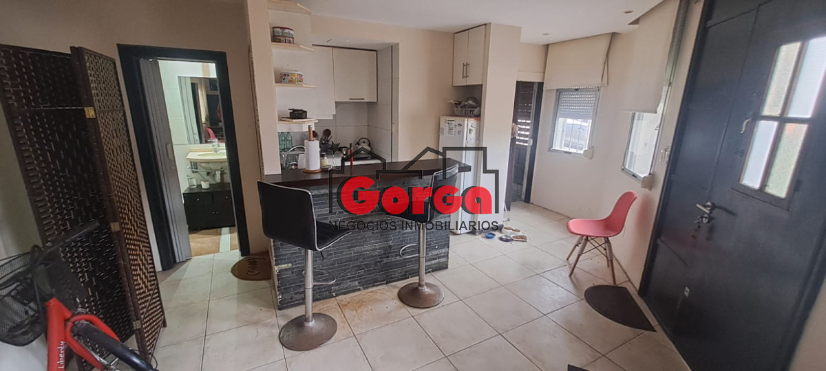 Casa ID.402 - Casa esquina, Domingo Aramburú y Martín C. Martínez