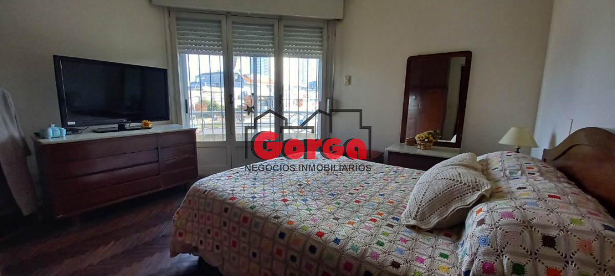 Casa ID.7 - Próx. Nuevo Centro, amplio metraje con 4 dormitorios, 3 baños, azotea con parrillero y garaje