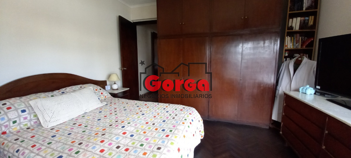 Casa ID.7 - Próx. Nuevo Centro, amplio metraje con 4 dormitorios, 3 baños, azotea con parrillero y garaje