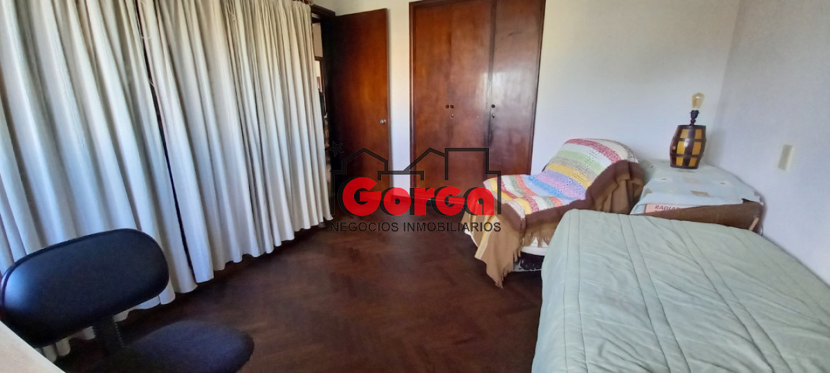 Casa ID.7 - Próx. Nuevo Centro, amplio metraje con 4 dormitorios, 3 baños, azotea con parrillero y garaje