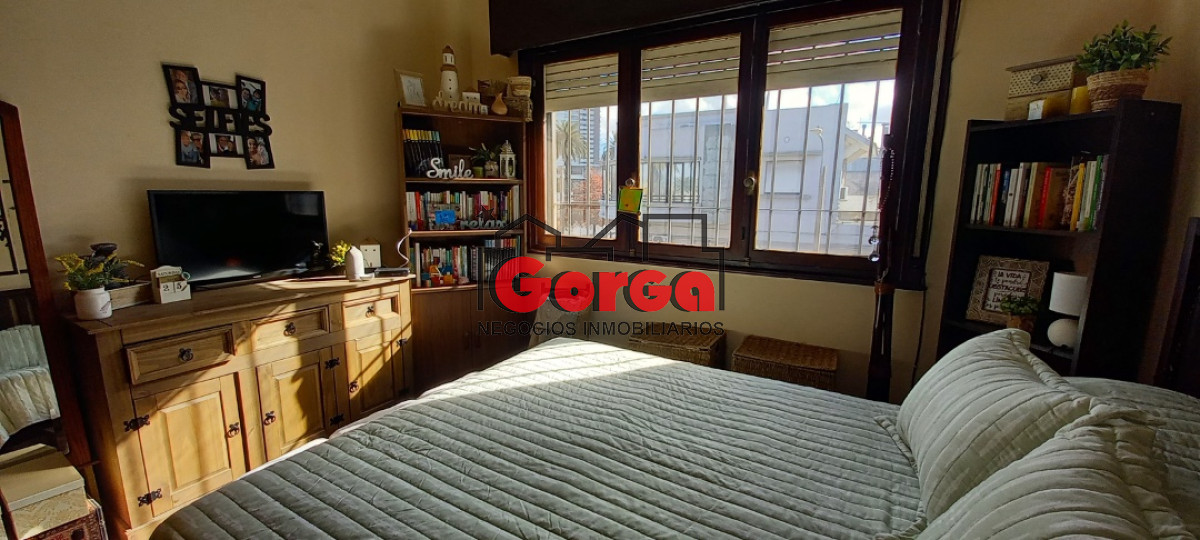 Casa ID.7 - Próx. Nuevo Centro, amplio metraje con 4 dormitorios, 3 baños, azotea con parrillero y garaje