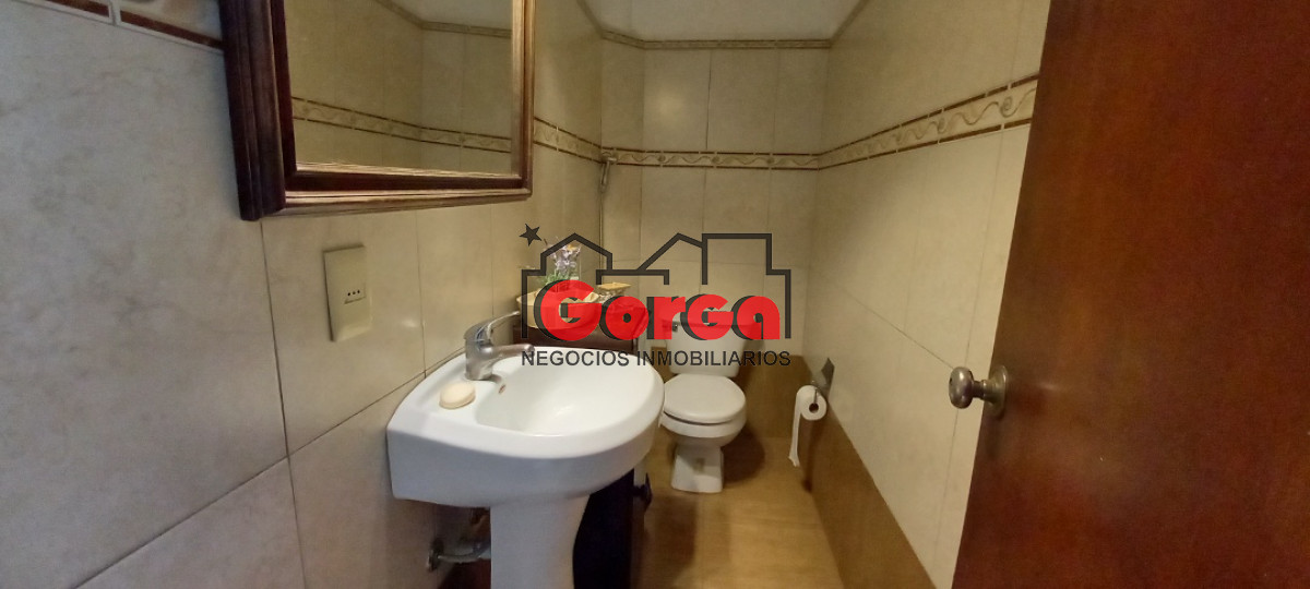 Casa ID.7 - Próx. Nuevo Centro, amplio metraje con 4 dormitorios, 3 baños, azotea con parrillero y garaje
