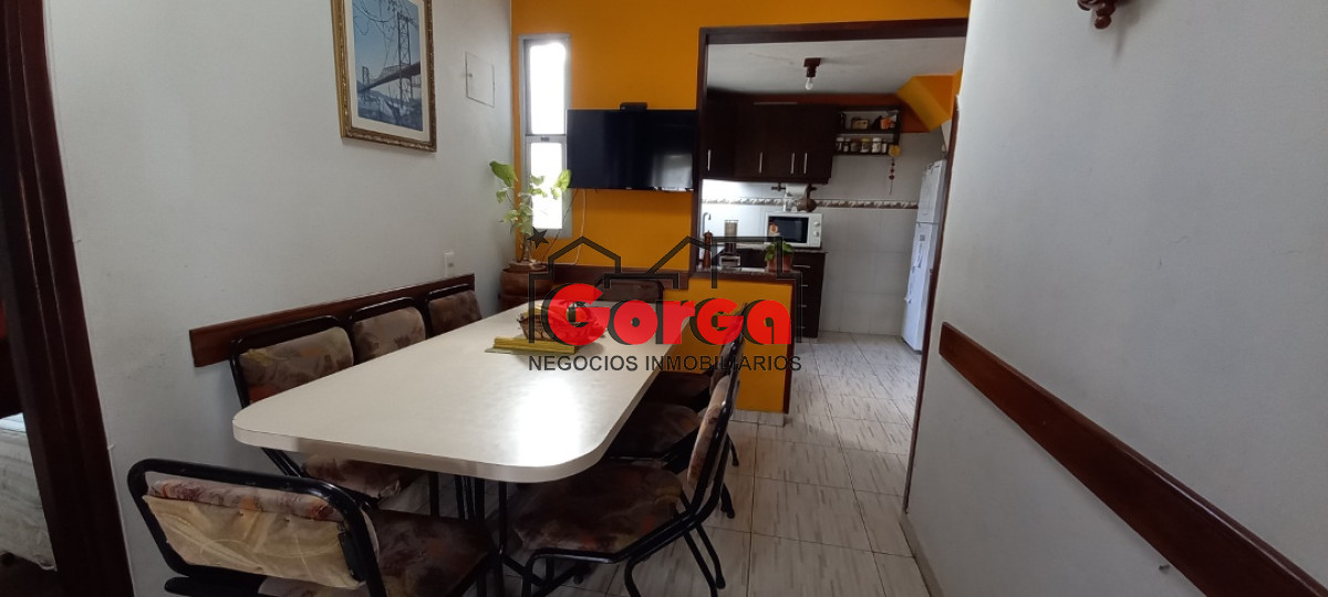 Casa ID.7 - Próx. Nuevo Centro, amplio metraje con 4 dormitorios, 3 baños, azotea con parrillero y garaje