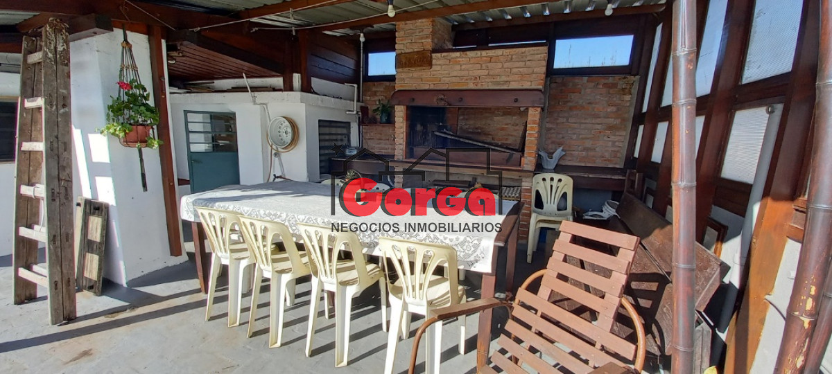 Casa ID.7 - Próx. Nuevo Centro, amplio metraje con 4 dormitorios, 3 baños, azotea con parrillero y garaje