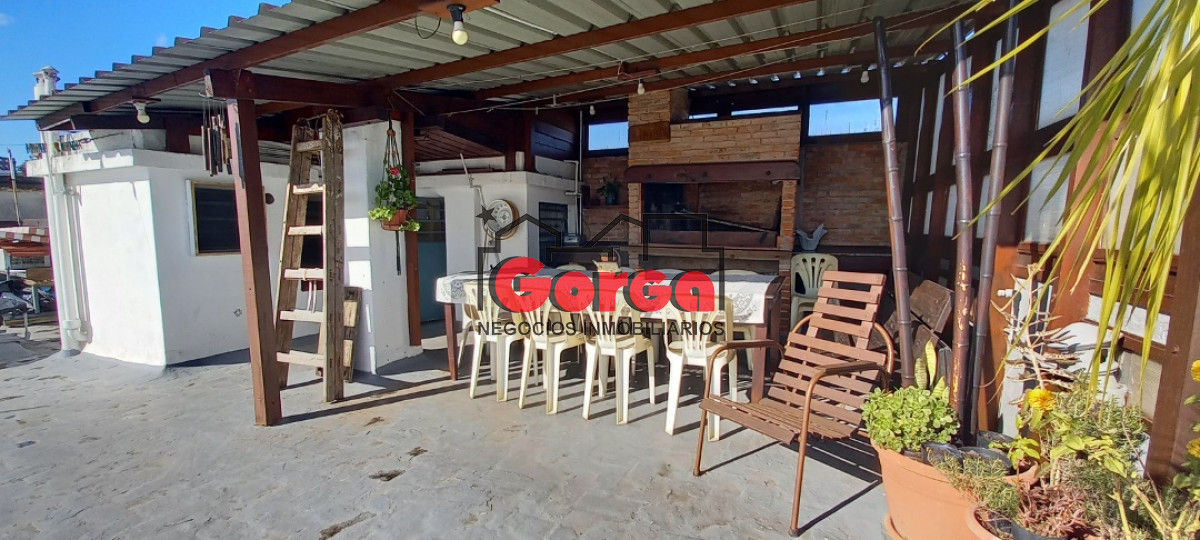 Casa ID.7 - Próx. Nuevo Centro, amplio metraje con 4 dormitorios, 3 baños, azotea con parrillero y garaje
