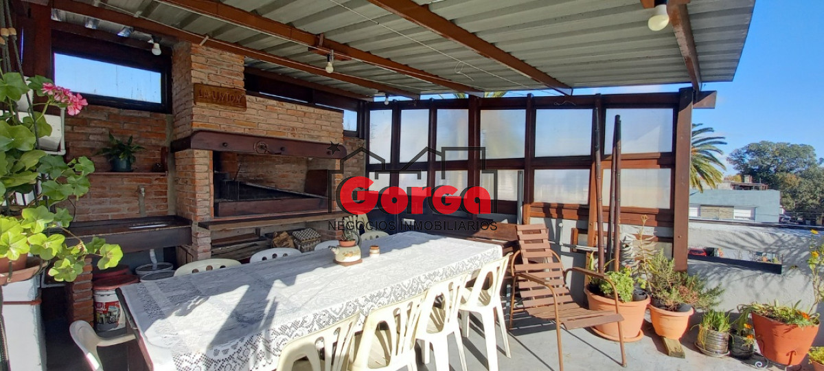 Casa ID.7 - Próx. Nuevo Centro, amplio metraje con 4 dormitorios, 3 baños, azotea con parrillero y garaje