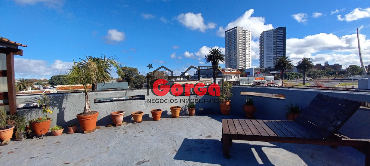 Casa ID.7 - Próx. Nuevo Centro, amplio metraje con 4 dormitorios, 3 baños, azotea con parrillero y garaje