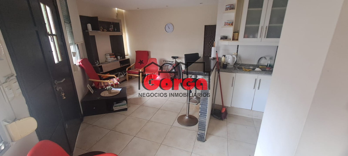 Casa ID.402 - Casa esquina, Domingo Aramburú y Martín C. Martínez