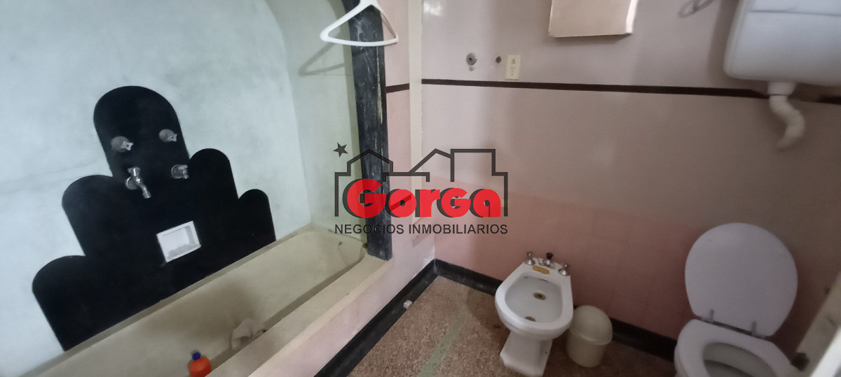 Casa ID.510 - Sobre Magested, tres casas en un mismo padrón. 